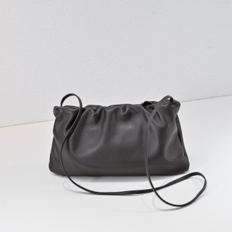 THE ROW 더로우 부어스백 송아지가죽 32cm