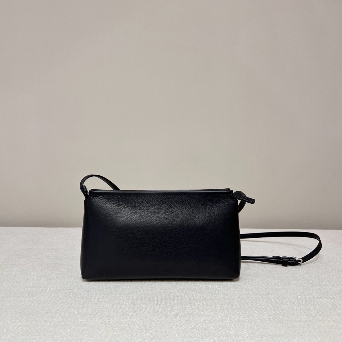 THE ROW 더로우 레인백 RENE 송아지가죽 23cm