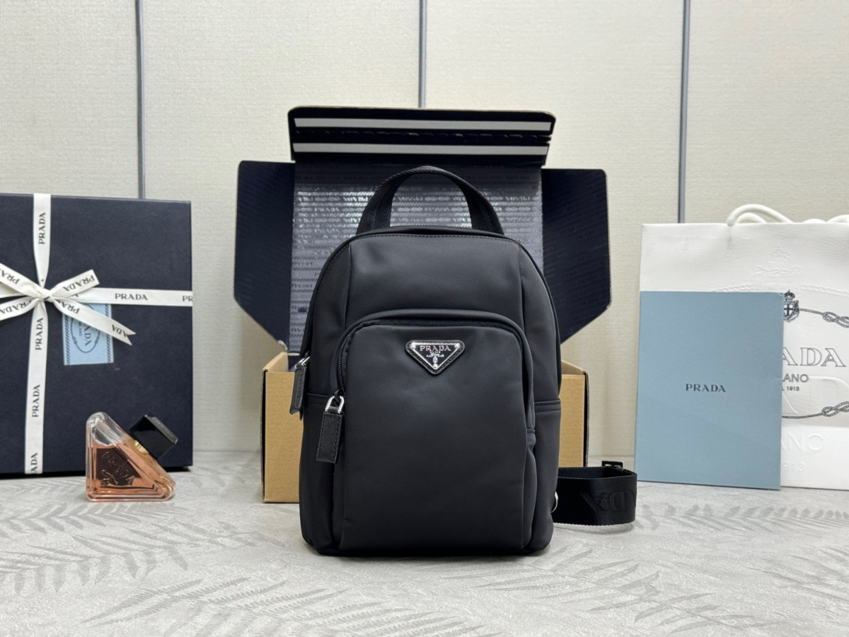 PRADA 프라다 리나일론 사피아노 백팩 2VZ116