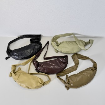 LEMAIRE 르메르 크로아상 페펄 소프트 숄더백 스몰 (5칼라) #14190303