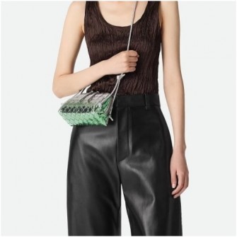 BOTTEGA VENETA 보테가베네타 Concert Pouch Intrecciato #2511041513