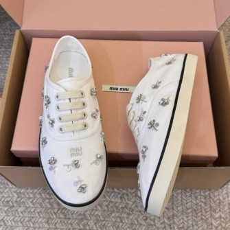 MIU MIU 미우미우 크리스탈 장식 캔버스 로우탑 스니커즈