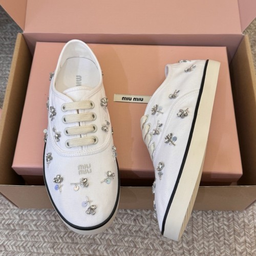 MIU MIU 미우미우 크리스탈 장식 캔버스 로우탑 스니커즈