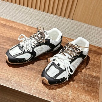 MIU MIU 미우미우 신발 X New Balance 530 콜라보레이션 스니커즈