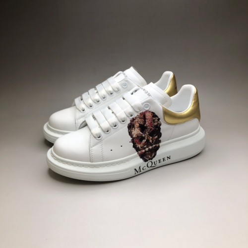 ALEXANDER MCQUEEN 알렉산더 맥퀸 오버사이즈 스니커즈