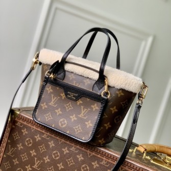 LOUIS VUITTON 루이비통 네버풀 반둘리에 인사이드 아웃BB(Neverfull Bandoulière Inside Out BB) Ski M26315